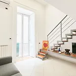 Duplex At National Museum * נאפולי