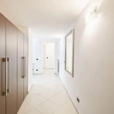 Duplex At National Museum Neapol